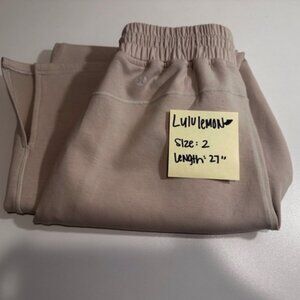 Lululemon Soft Cropped Sweatpants (never worn)